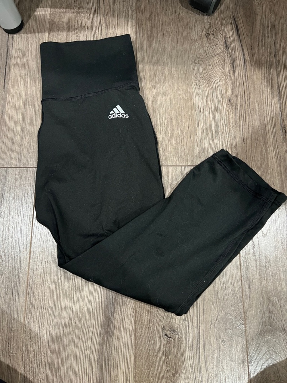 Women’s adidas Black Cropped Performance Leggings. Size Small